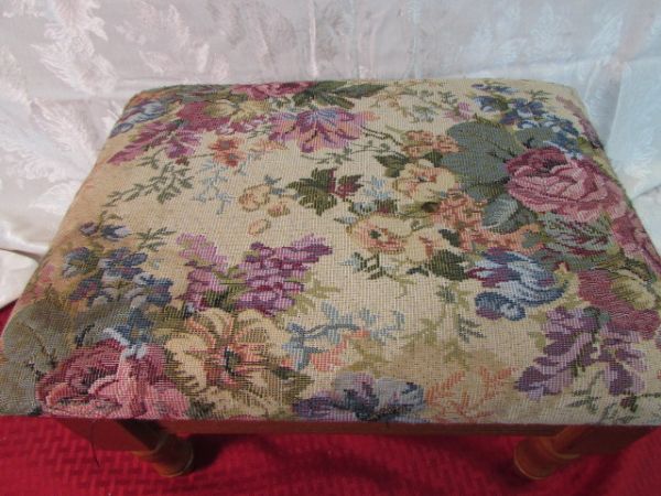 CUTE WOODEN FOOTSTOOL WITH UPHOLSTERED TOP