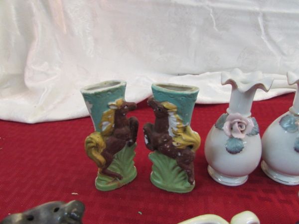 VINTAGE COLLECTIBLE FIGURINES, SALT & PEPPER SHAKER SET