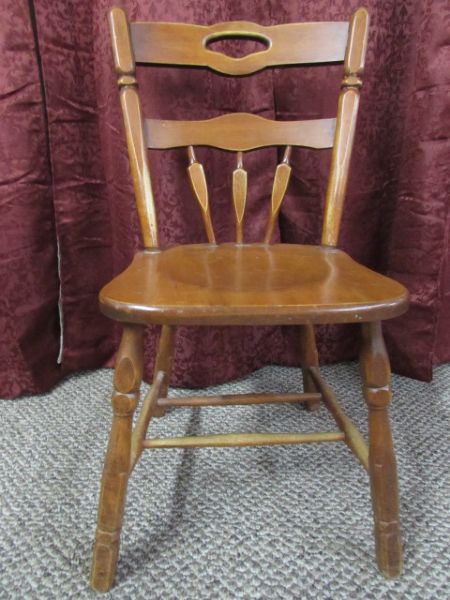 VINTAGE MAPLE KITCHEN CHAIR