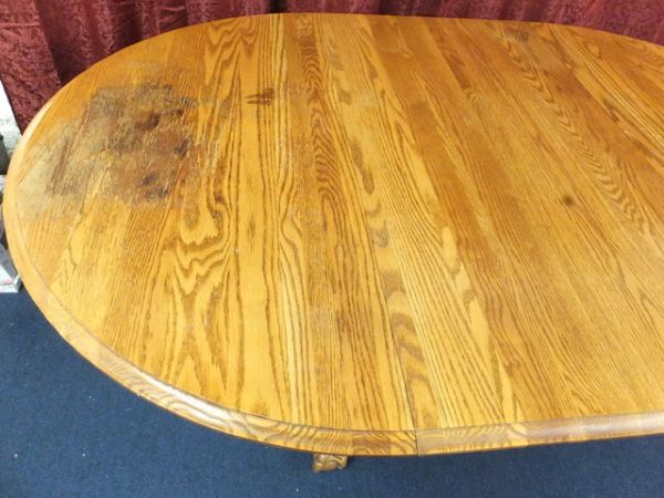 VINTAGE OAK CLAW-FOOT DINING TABLE WITH LEAF