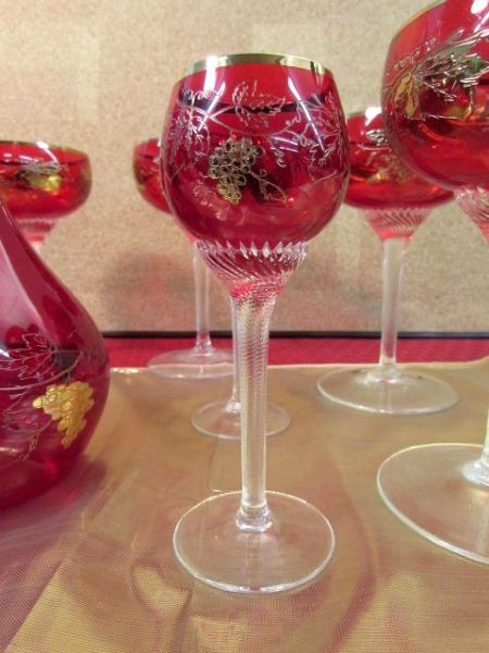 FABULOUS ANTIQUE DECANTER, WINE & COGNAC GLASSES