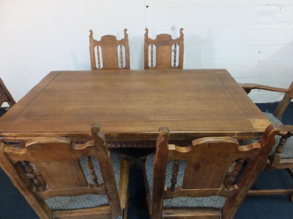 ANTIQUE WOOD TABLE WITH CHAIRS BY KARPEN