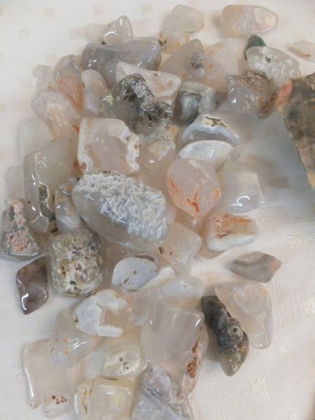 LAPIDARY - BEAUTIFUL ROCKS, SLABS AND BOOKENDS