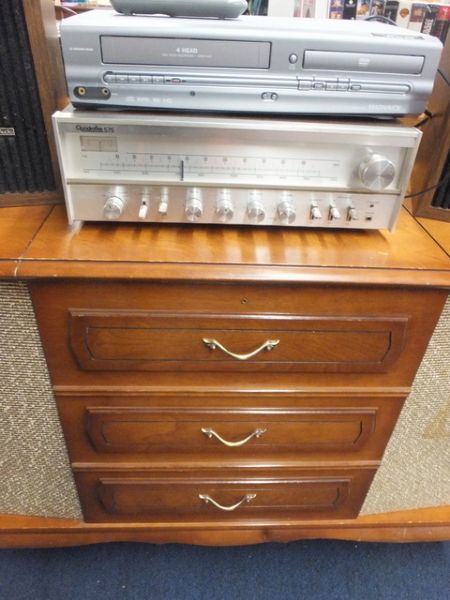 VINTAGE SILVERTONE MAPLE STEREO CABINET WITH TUNER AND DVD PLAYER & SPEAKERS