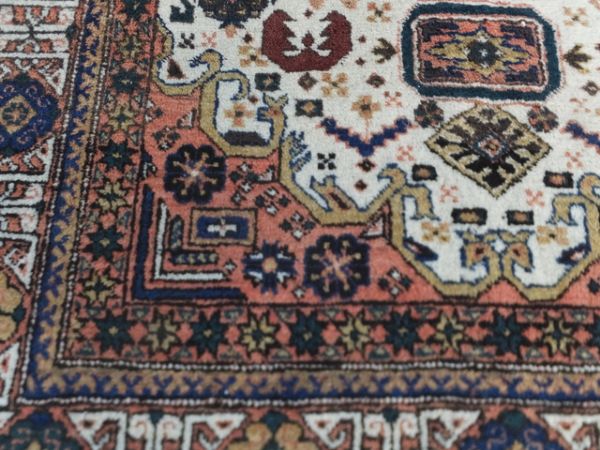 QUALITY HANDWOVEN ALL WOOL RUG MADE IN IRAN