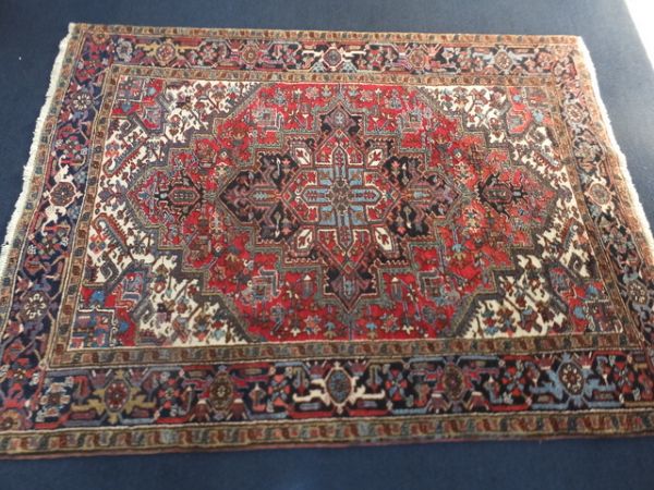 BEAUTIFUL ALL WOOL ORIENTAL RUG  8 1/2' X 6 1/2