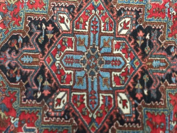 BEAUTIFUL ALL WOOL ORIENTAL RUG  8 1/2' X 6 1/2