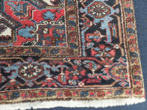 BEAUTIFUL ALL WOOL ORIENTAL RUG  8 1/2' X 6 1/2