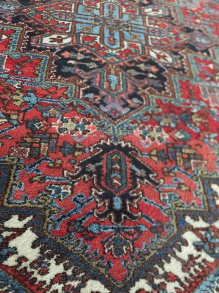 BEAUTIFUL ALL WOOL ORIENTAL RUG  8 1/2' X 6 1/2