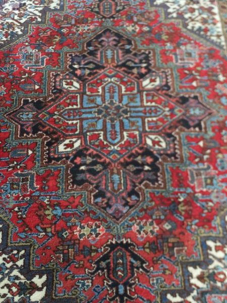 BEAUTIFUL ALL WOOL ORIENTAL RUG  8 1/2' X 6 1/2