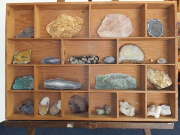 CURIO CABINET WITH QUALITY SLABS, & ROCK SPECIMENS