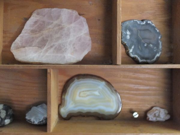 CURIO CABINET WITH QUALITY SLABS, & ROCK SPECIMENS