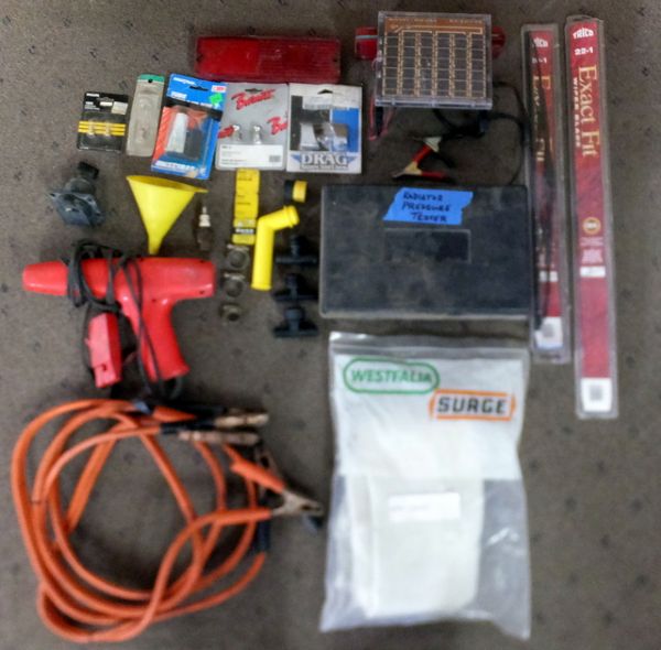 MAN LOT - TIMING LIGHT, SOLAR PANEL AND PARTS YOU NEED!