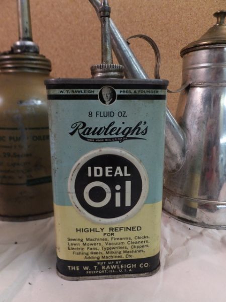 VINTAGE CAN COLLECTION - 5 OIL CANS AND A GAS CAN!