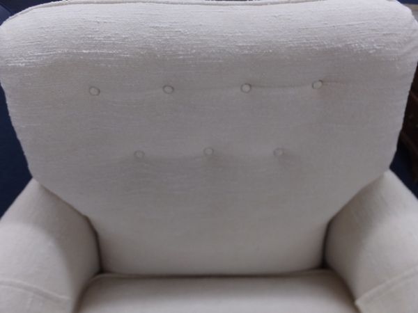 MID-CENTURY MODERN UPHOLSTERED CLUB CHAIR