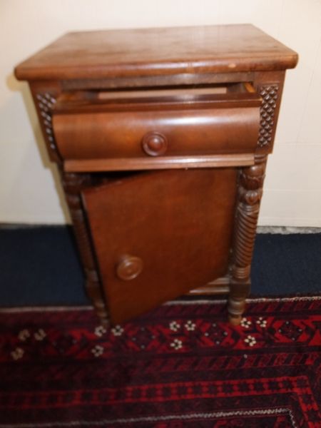 ANTIQUE NIGHT STAND - MATCHES VANITY WITH BEAUTIFUL WOOD WORK