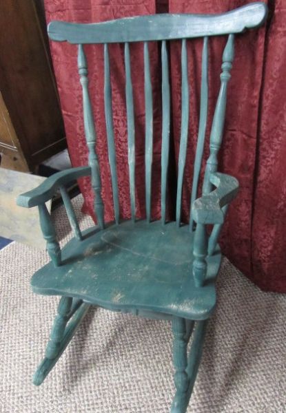 VINTAGE PAPA BEAR WOODEN ROCKING CHAIR