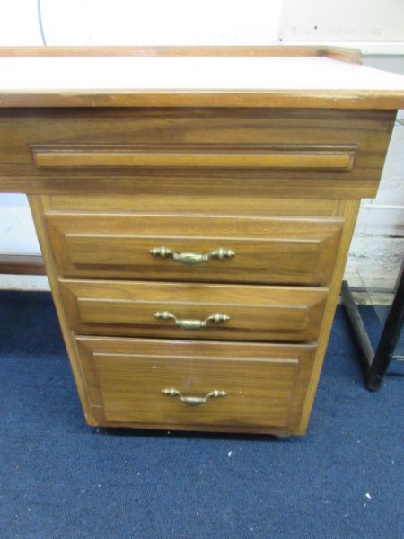 SECRETARIAL DESK WOOD OVER PLYWOOD & FORMICA TOP