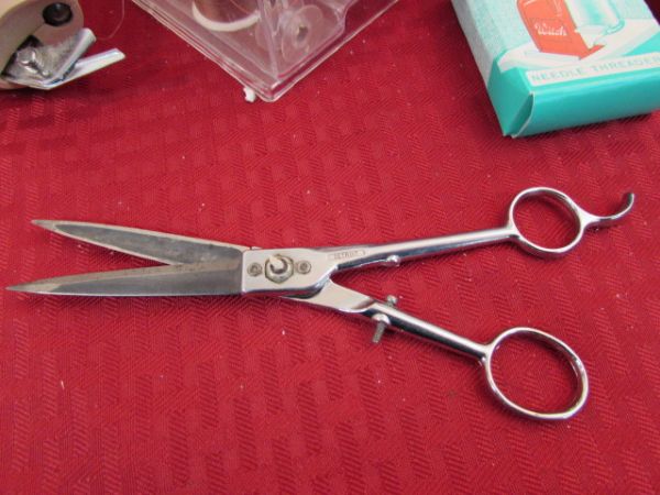 SEWING BASKETS WITH NOTIONS, SHARP SCISSORS