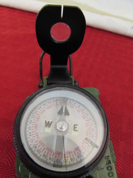 VINTAGE U.S. MILITARY PINS, BUTTONS AND A MILITARY COMPASS