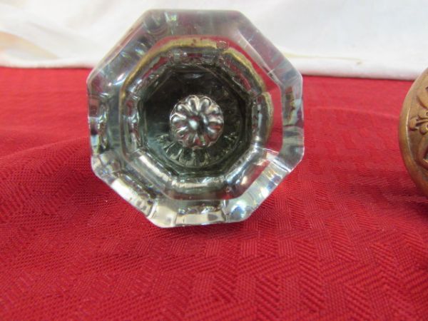 ORNATE OLD VICTORIAN ARCHITECTURAL DOOR KNOB AND GLASS DOOR KNOB & BRASS CEILING HOOK
