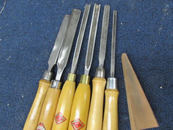 SIX LATHE TOOLS WITH SHARPENING STONE 