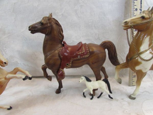 VINTAGE MOLDED PLASTC HORSES