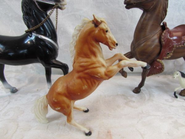 VINTAGE MOLDED PLASTC HORSES