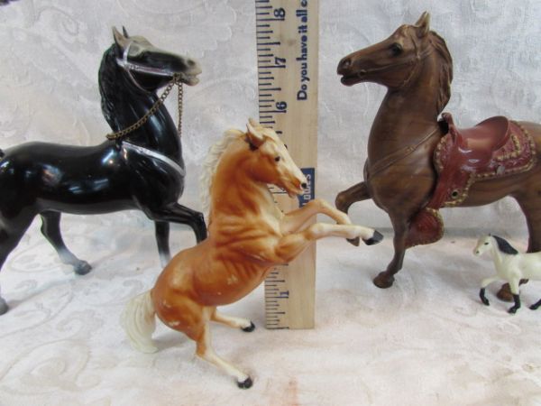 VINTAGE MOLDED PLASTC HORSES