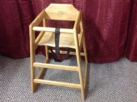 TODDLERS WOODEN HIGH CHAIR