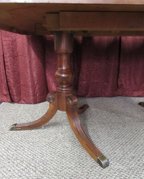 DREXEL DINING ROOM TABLE TRAVIS COURT COLLECTION VINTAGE 