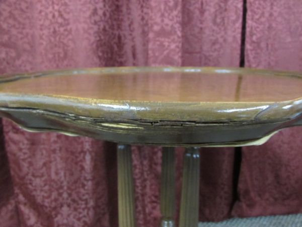 ANTIQUE MERSMAN PIE CRUST TOP PARLOR TABLE & CERAMIC LAMP