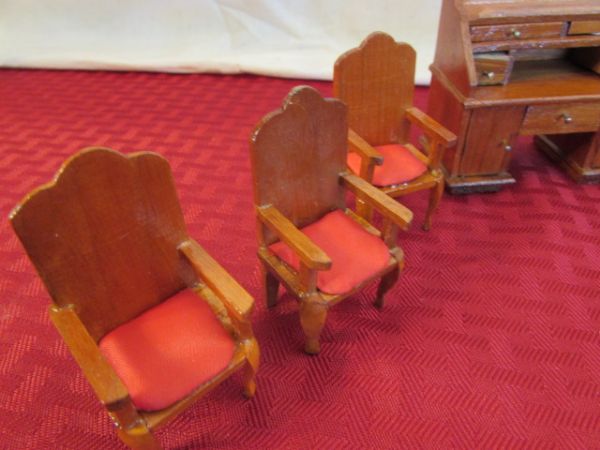 MINIATURE DOLL HOUSE FURNITURE