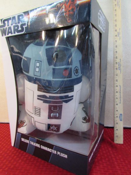 DELUXE TALKING R2D2 PLUSH