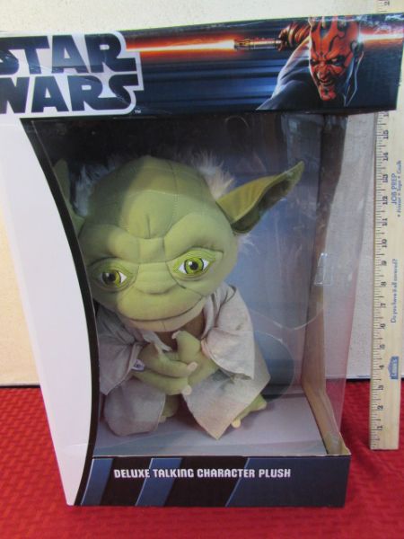 DELUXE YODA TALKING PLUSH