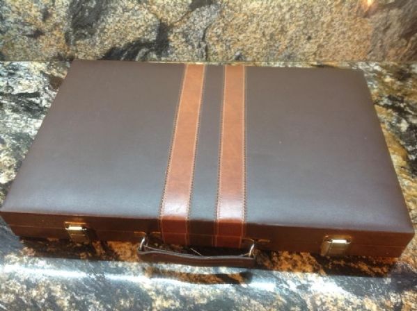 DELUXE BACKGAMMON IN CARRYING CASE