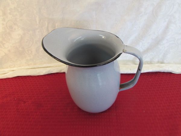 VINTAGE WWII G.P. & F. 1943 ENAMELWARE JUG/ PITCHER