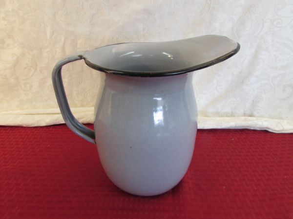 VINTAGE WWII G.P. & F. 1943 ENAMELWARE JUG/ PITCHER