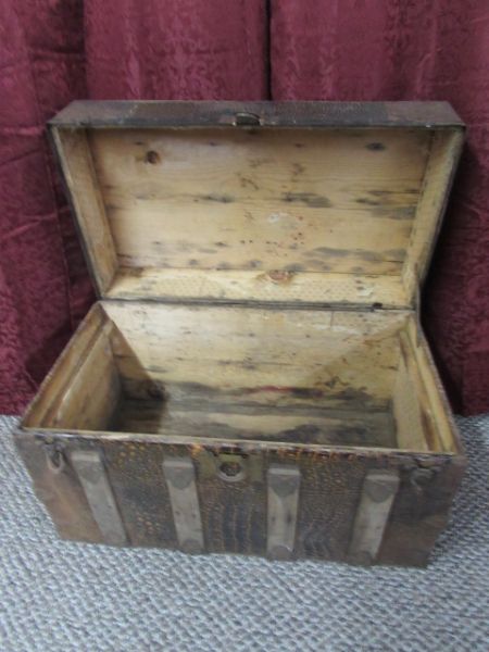 ANTIQUE ALLIGATOR TIN STEAMER TRUNK