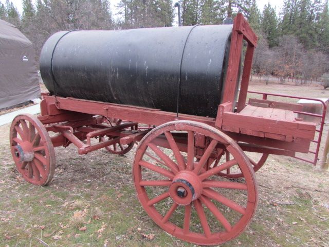 Lot Detail - HORSE DRAWN TANKER WAGON ** THERE IS A RESERVE ON THIS ITEM