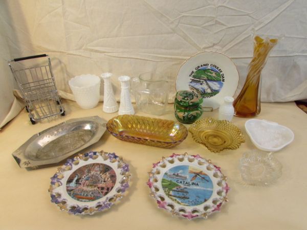 VINTAGE GLASS VARIETY LOT - CARNIVAL GLASS & HAND BLOWN VASE