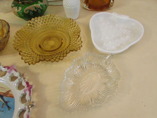 VINTAGE GLASS VARIETY LOT - CARNIVAL GLASS & HAND BLOWN VASE