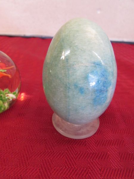 TWO CARVED ROCK EGGS, BLOWN GLASS PAPER WEIGHT & TURTLE