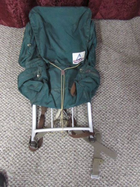 BACKPACK & EDDIE BAUER POLY PAD SHOOTING MAT