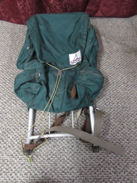 BACKPACK & EDDIE BAUER POLY PAD SHOOTING MAT