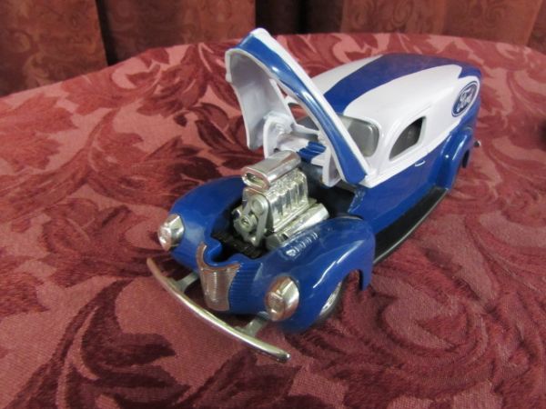 DIE CAST COLLECTIBLE CARS - FORD WAGON & T-BIRD CONVERTIBLE