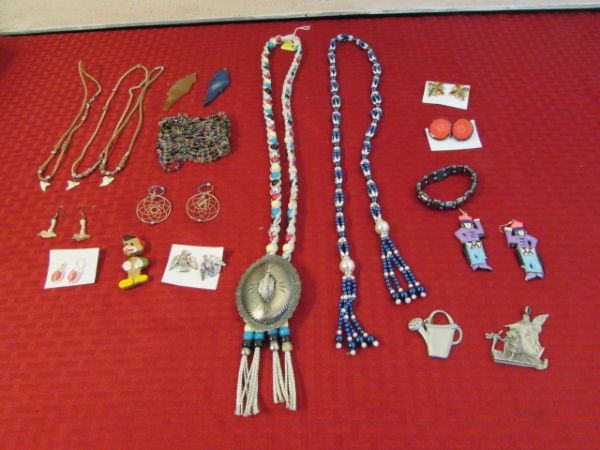 COSTUME JEWELRY LOT, MOSTLY WESTERN 