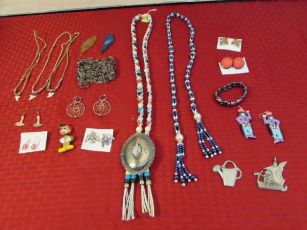 COSTUME JEWELRY LOT, MOSTLY WESTERN 