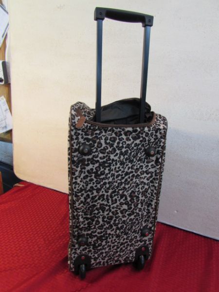 UNUSED ROLLING DUFFLE BAG
