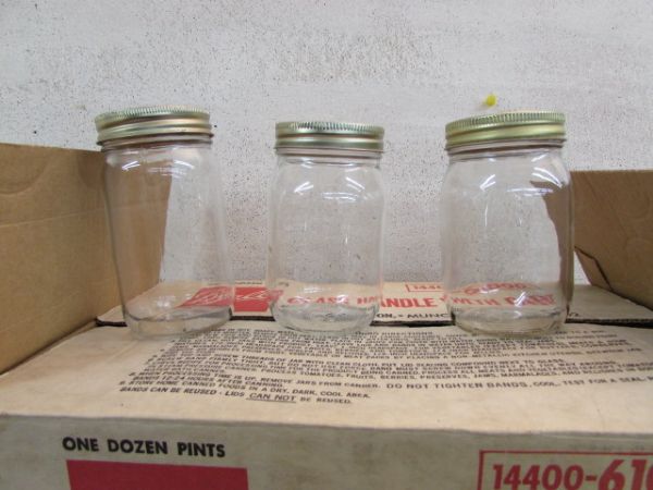 ENAMEL KETTLE WITH JAR RACK & TWO BOXES OF  JARS WITH LIDS